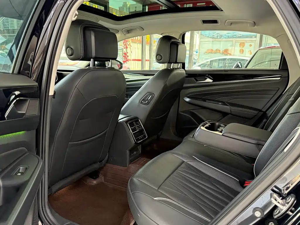 Volkswagen Passat — фото 6