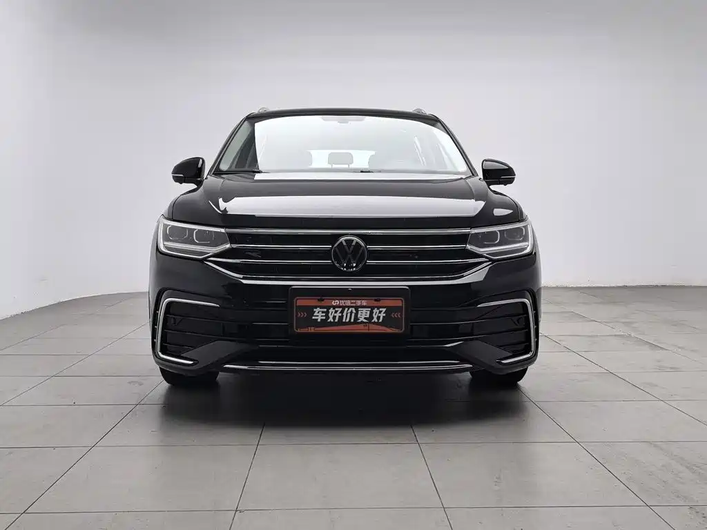 Volkswagen Tiguan L — фото 3