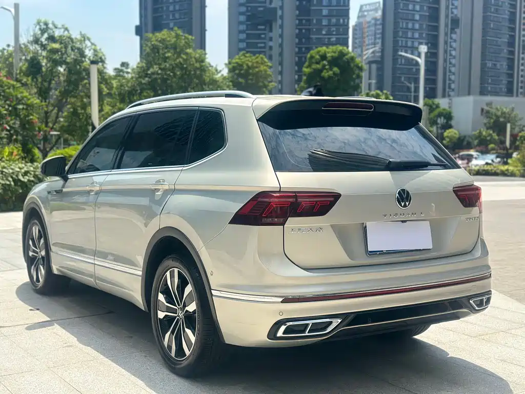 Volkswagen Tiguan L — фото 4