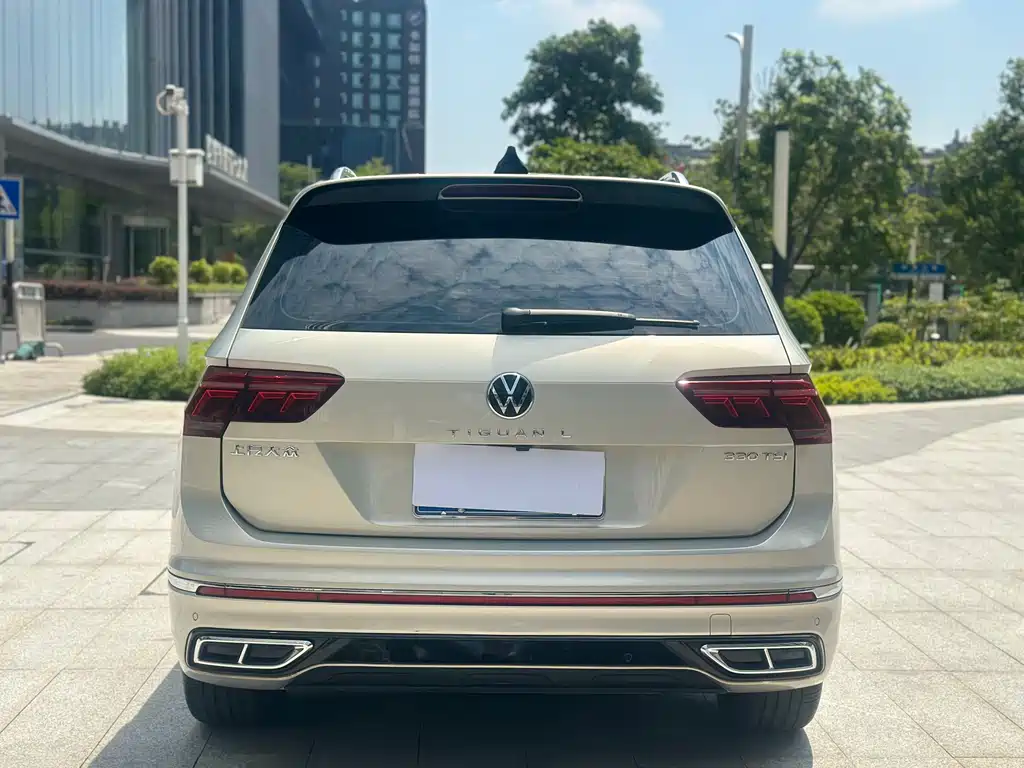 Volkswagen Tiguan L — фото 5