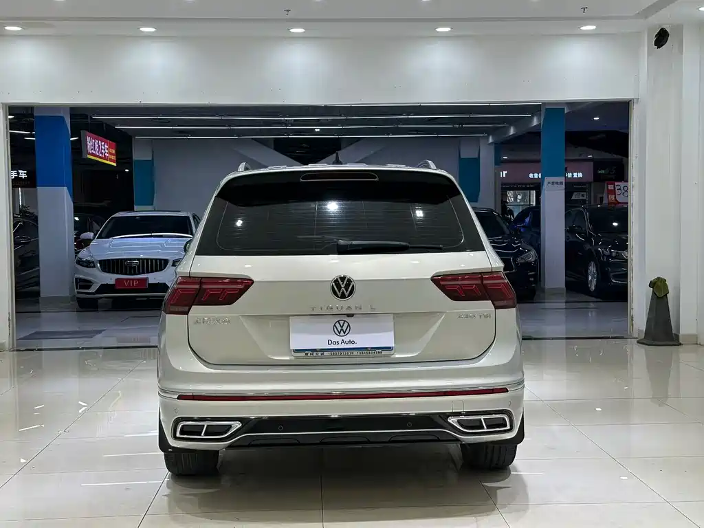 Volkswagen Tiguan L — фото 8
