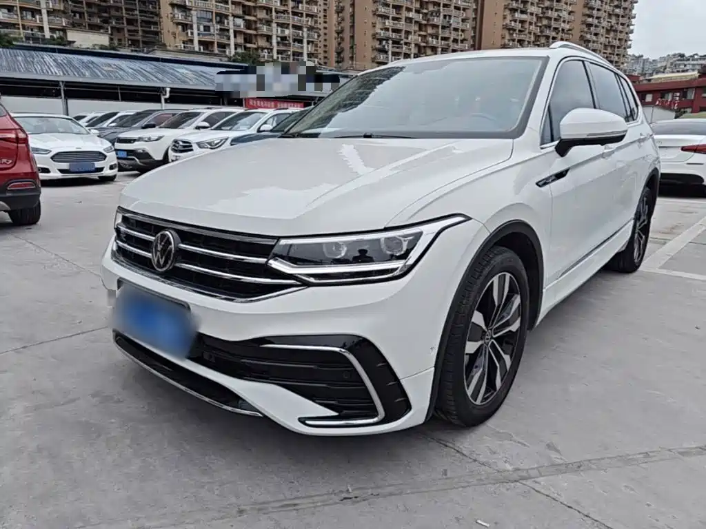 Volkswagen Tiguan L — фото 2