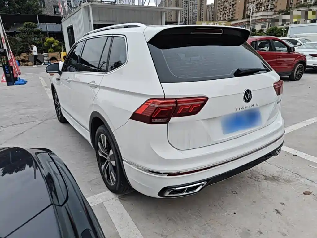 Volkswagen Tiguan L — фото 5