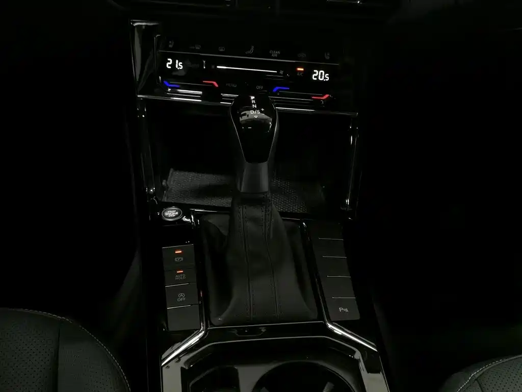 Volkswagen Passat — фото 13