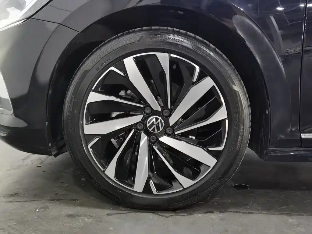 Volkswagen Passat — фото 17