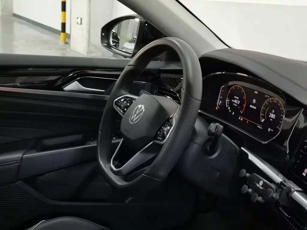Volkswagen Passat — фото 22