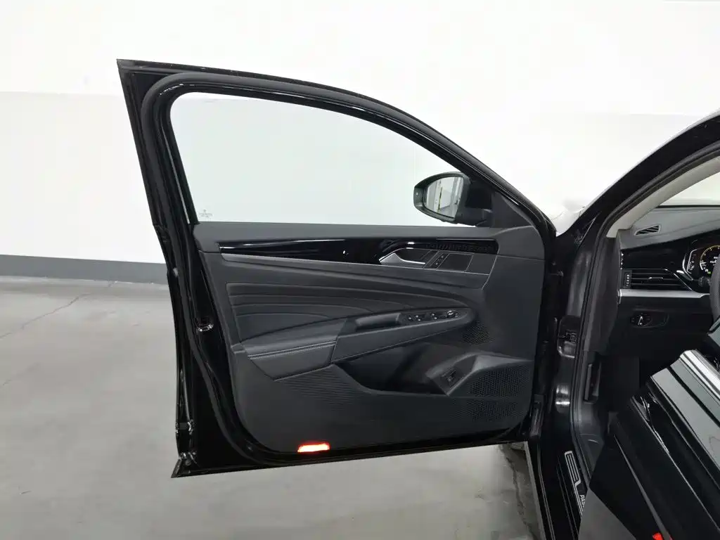 Volkswagen Passat — фото 8