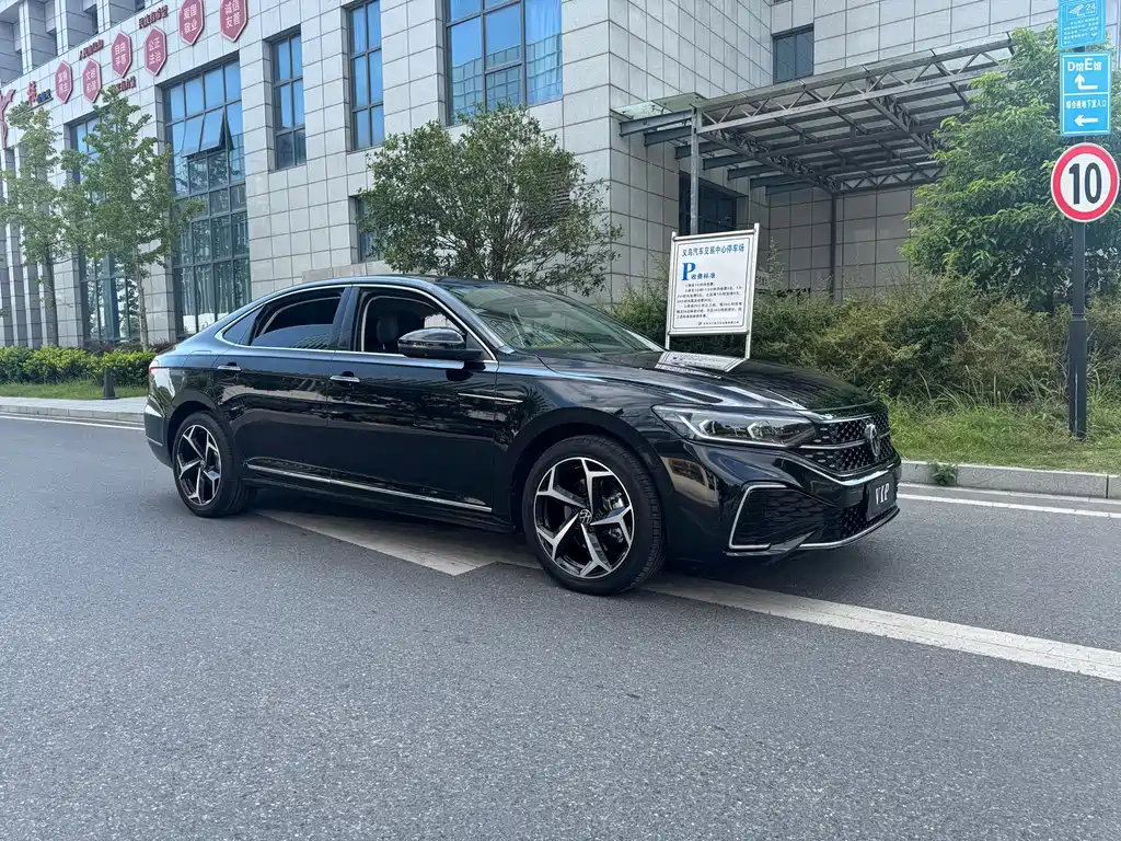 Volkswagen Passat — фото 4