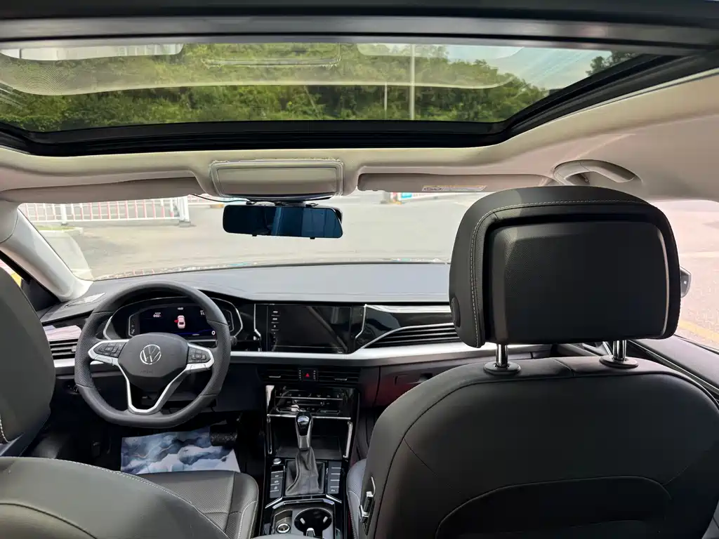 Volkswagen Passat — фото 14