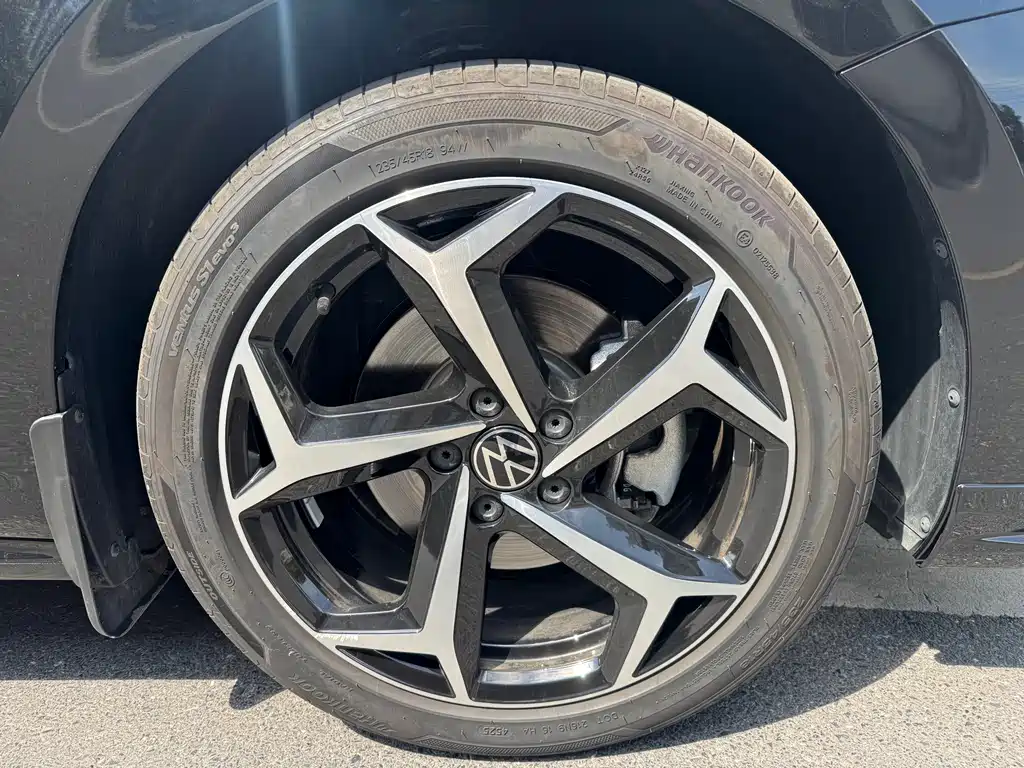 Volkswagen Passat — фото 17