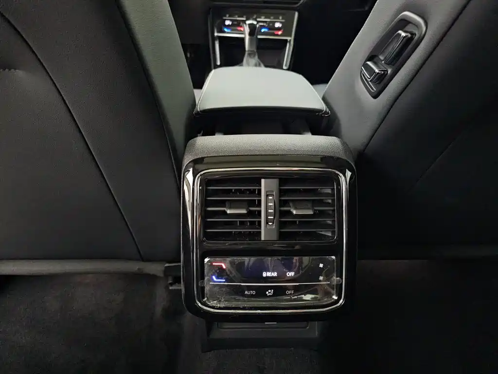 Volkswagen Passat — фото 13