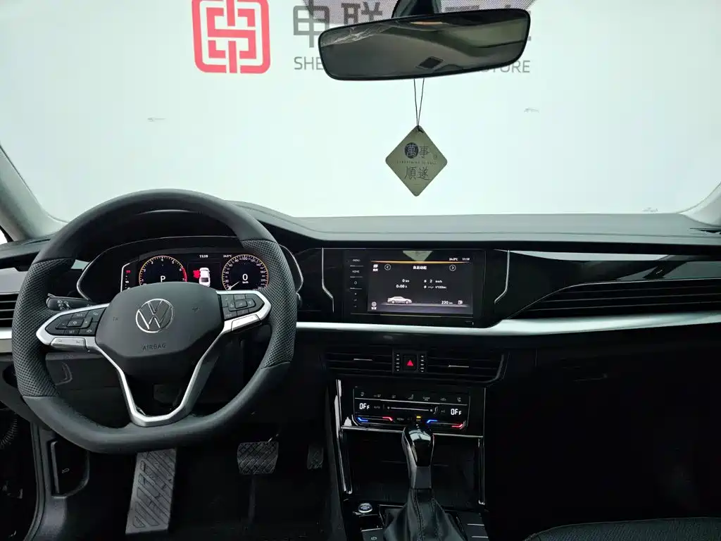 Volkswagen Passat — фото 14
