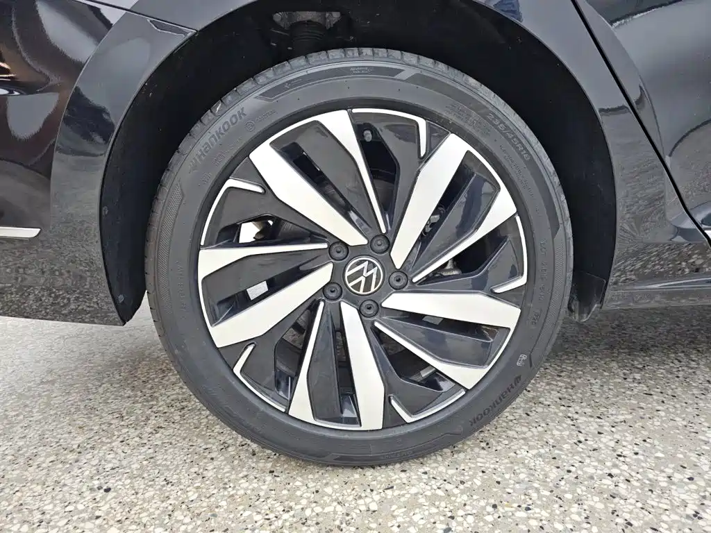 Volkswagen Passat — фото 15