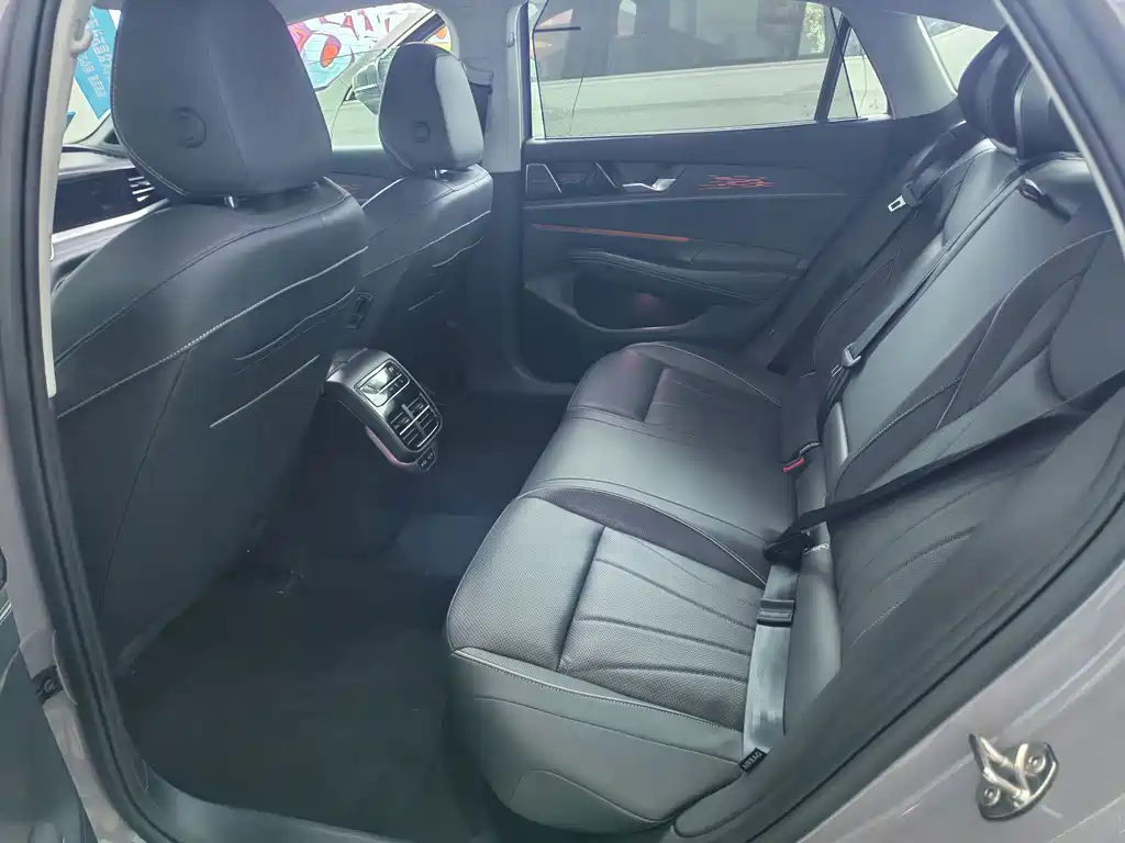 Volkswagen Passat — фото 9