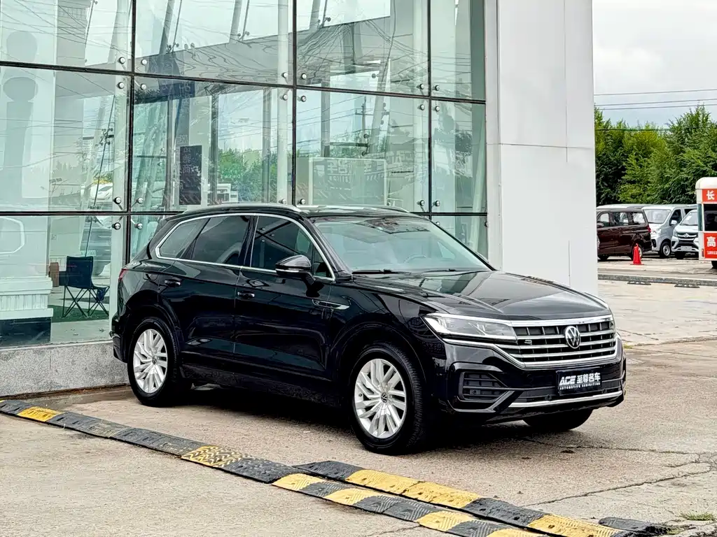 Volkswagen Touareg — фото 3