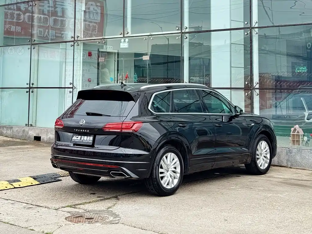 Volkswagen Touareg — фото 4