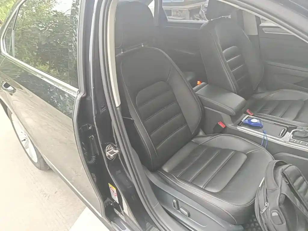 Volkswagen Passat — фото 25