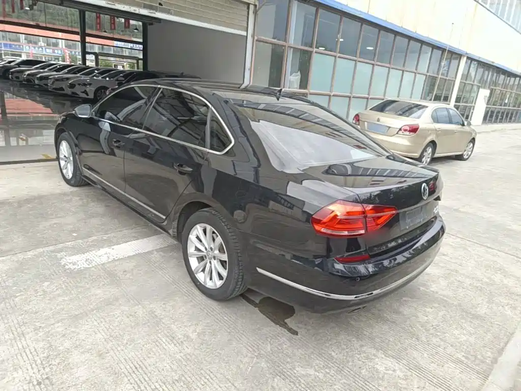 Volkswagen Passat — фото 5