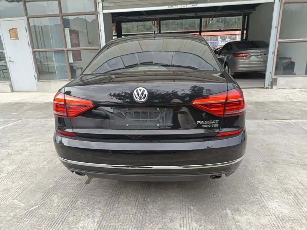 Volkswagen Passat — фото 6