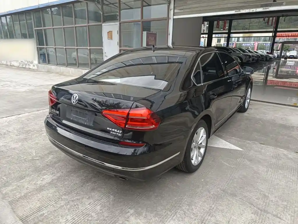 Volkswagen Passat — фото 7