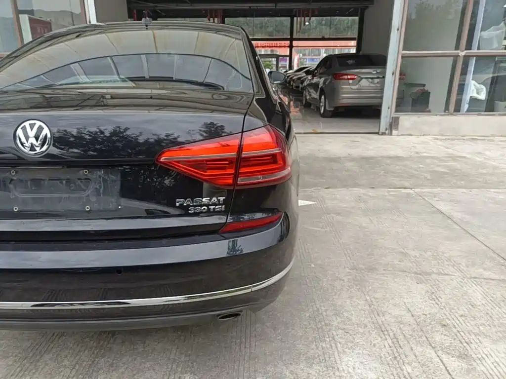 Volkswagen Passat — фото 8