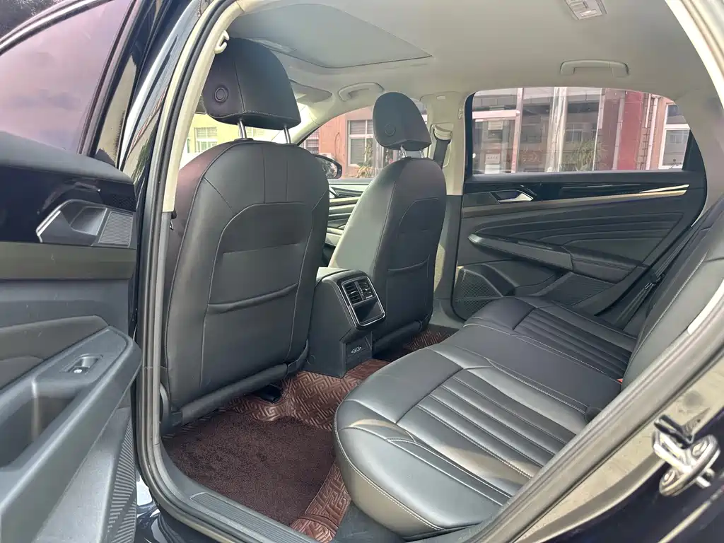 Volkswagen Passat — фото 5