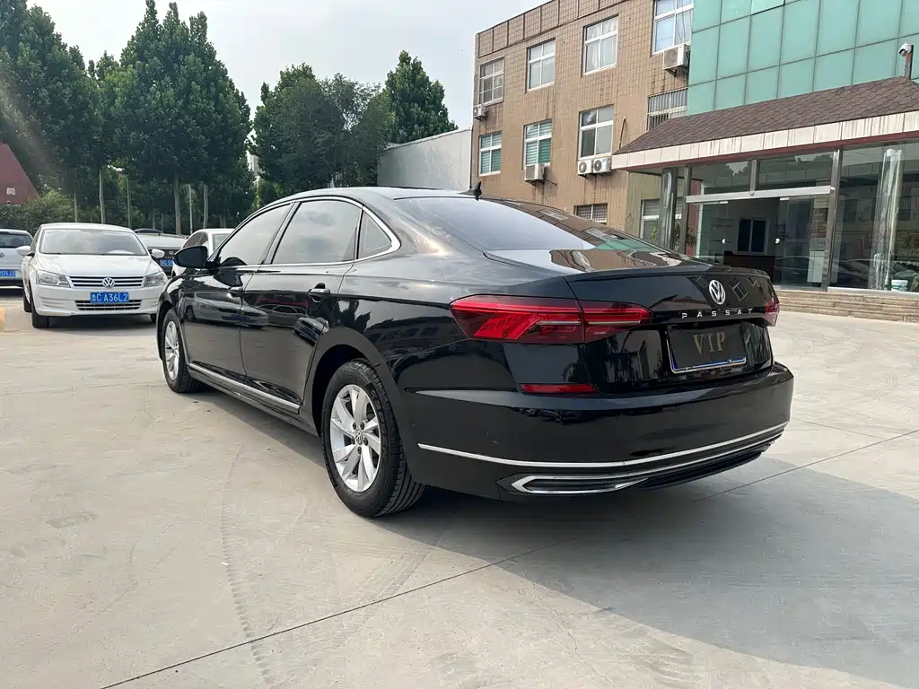 Volkswagen Passat — фото 8
