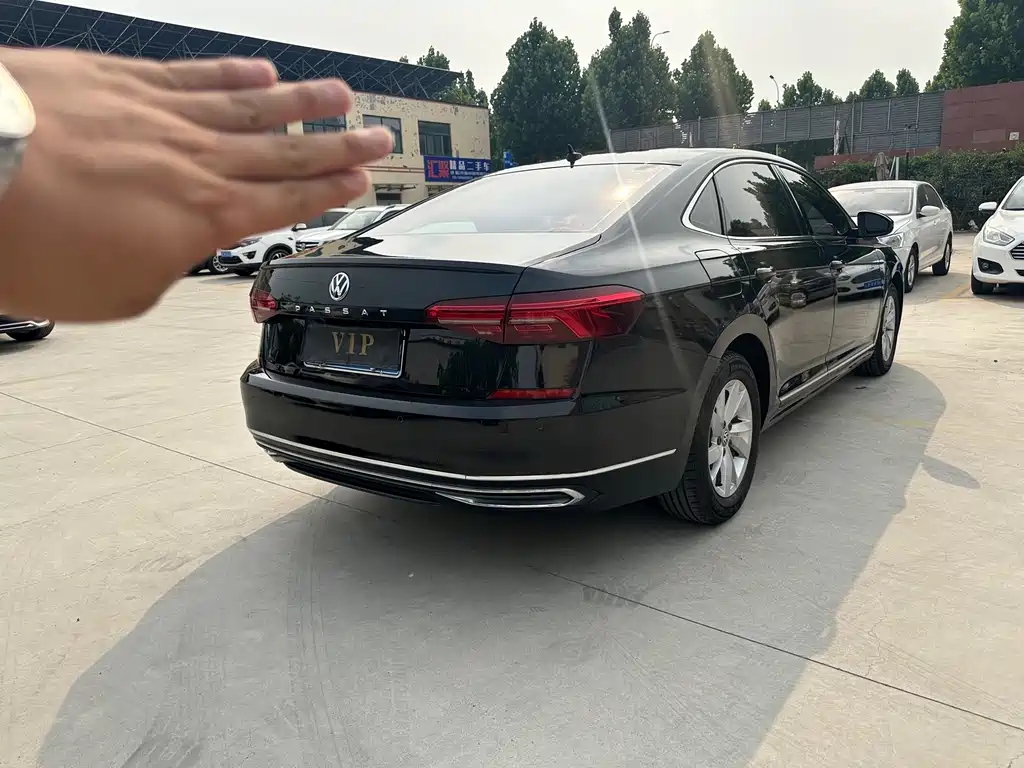 Volkswagen Passat — фото 9