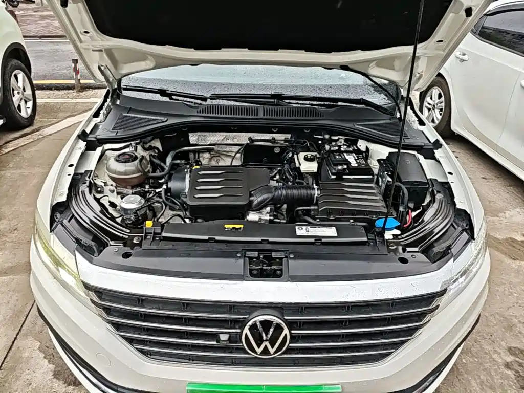 Volkswagen Lavida — фото 20