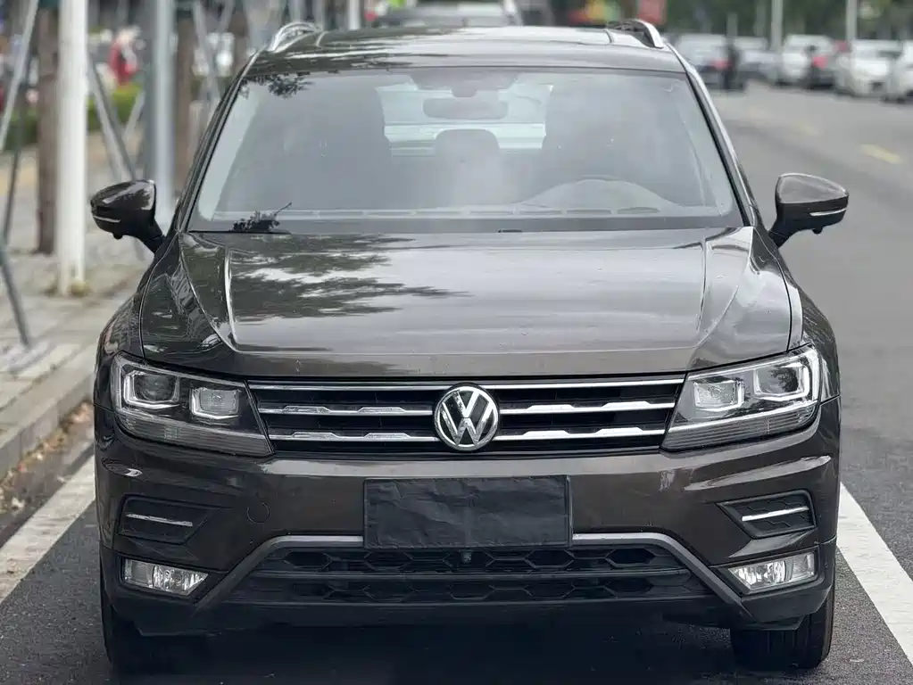 Volkswagen Tiguan L — фото 3