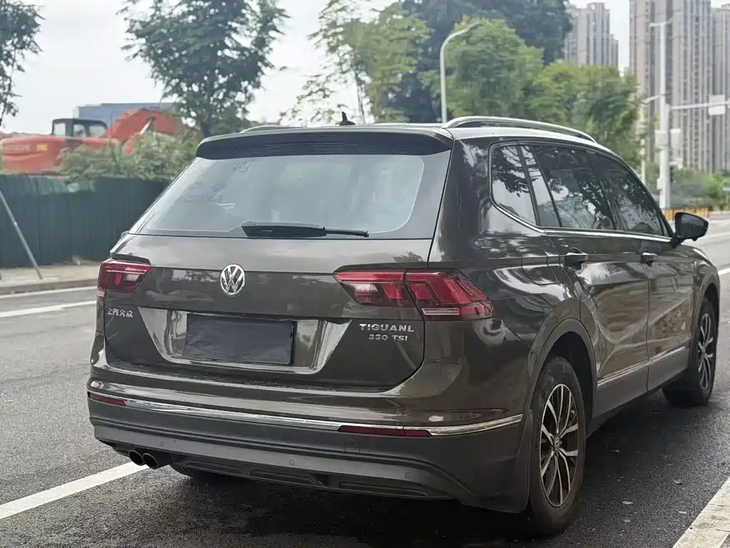 Volkswagen Tiguan L — фото 5