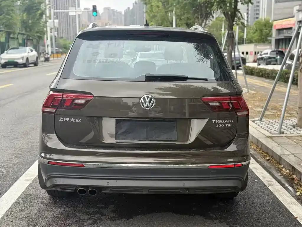 Volkswagen Tiguan L — фото 7