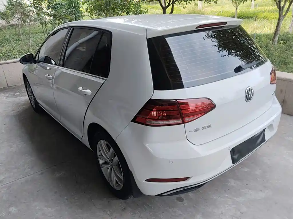 Volkswagen Golf — фото 5