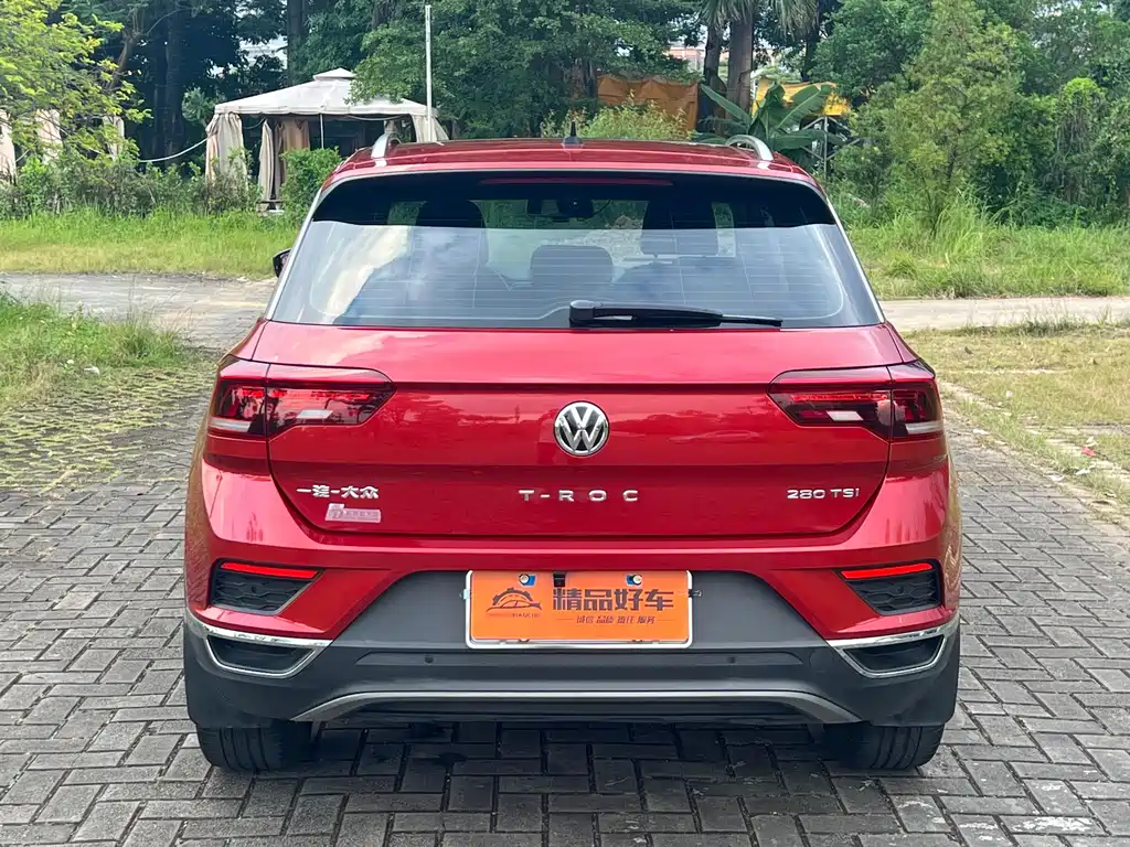 Volkswagen T-Roc — фото 17