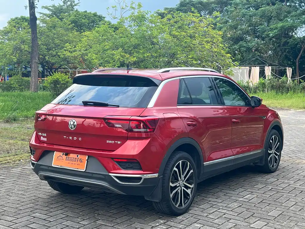 Volkswagen T-Roc — фото 18