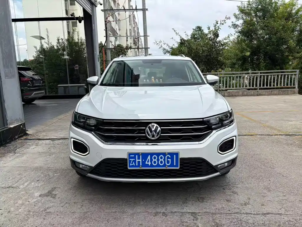 Volkswagen T-Roc — фото 11