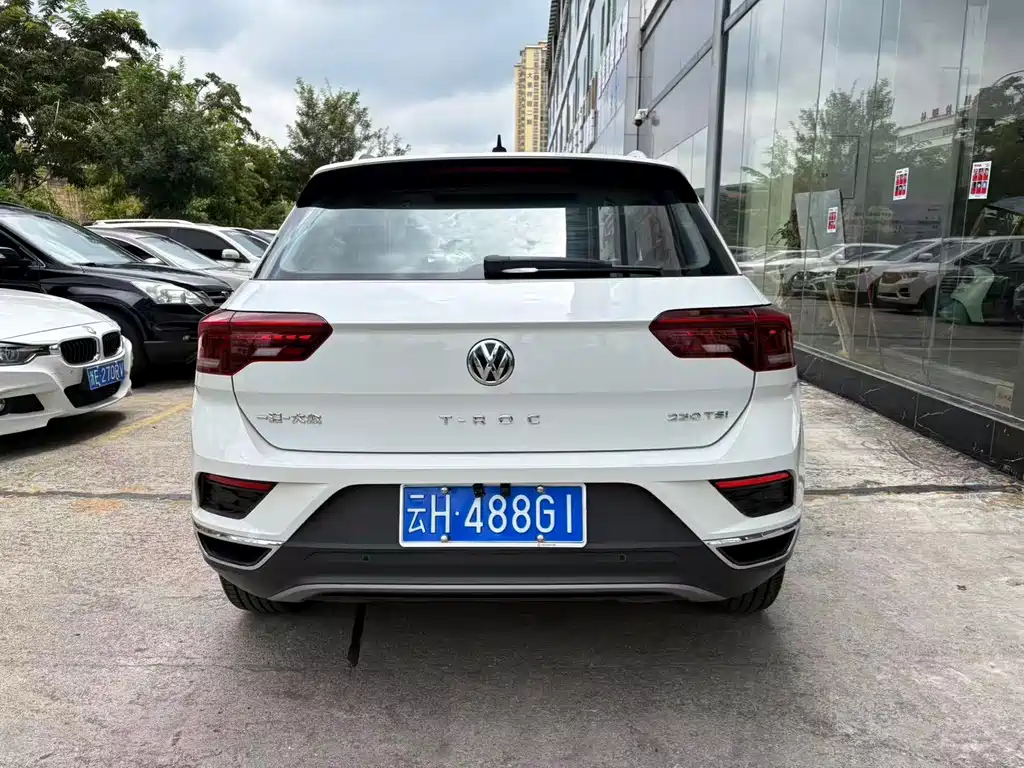 Volkswagen T-Roc — фото 14
