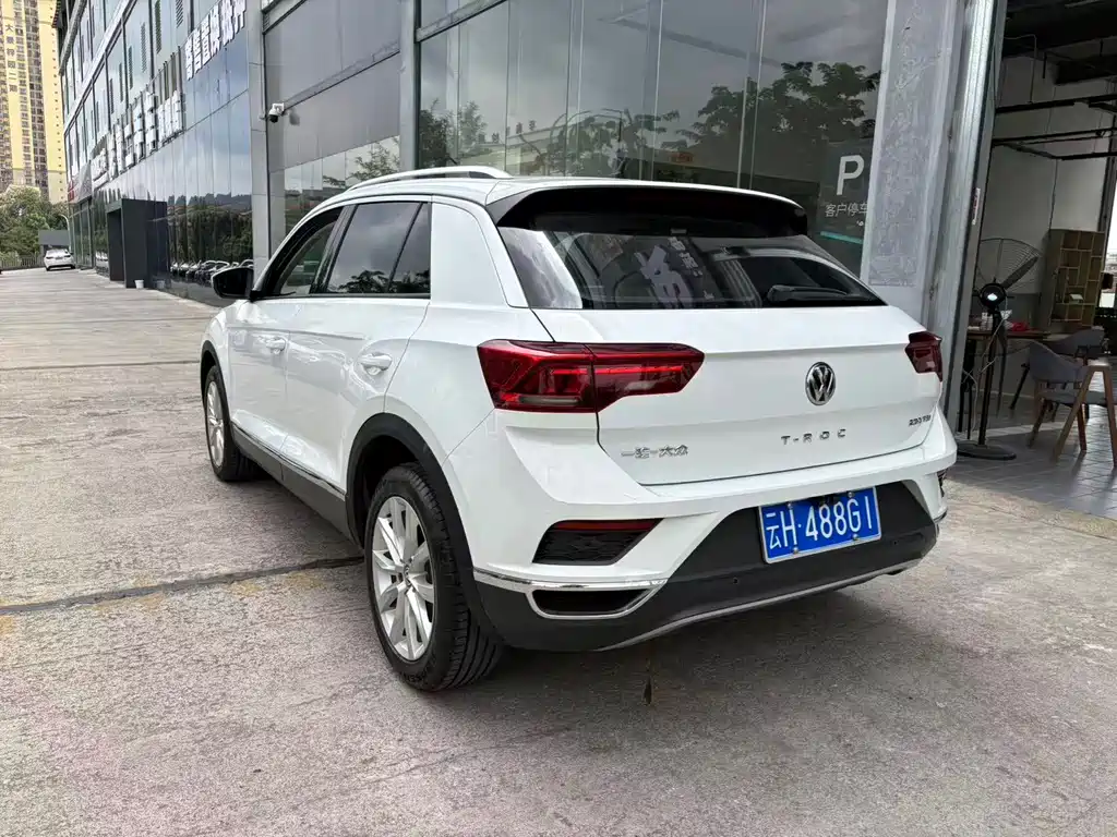 Volkswagen T-Roc — фото 7