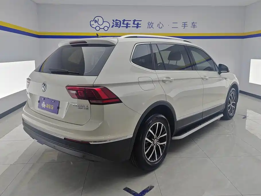 Volkswagen Tiguan L — фото 3