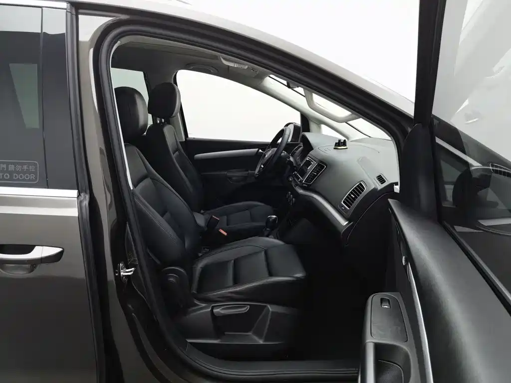 Volkswagen Sharan — фото 23