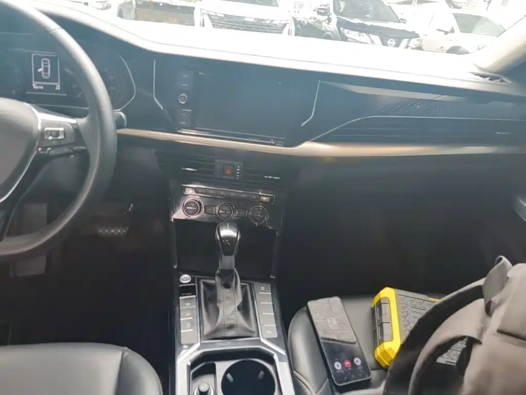 Volkswagen Passat — фото 13