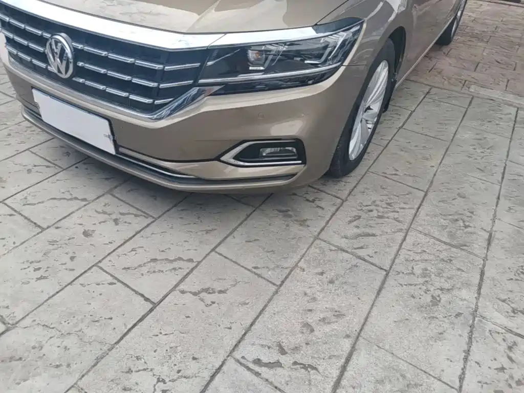 Volkswagen Passat — фото 24