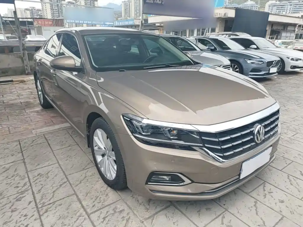 Volkswagen Passat — фото 4