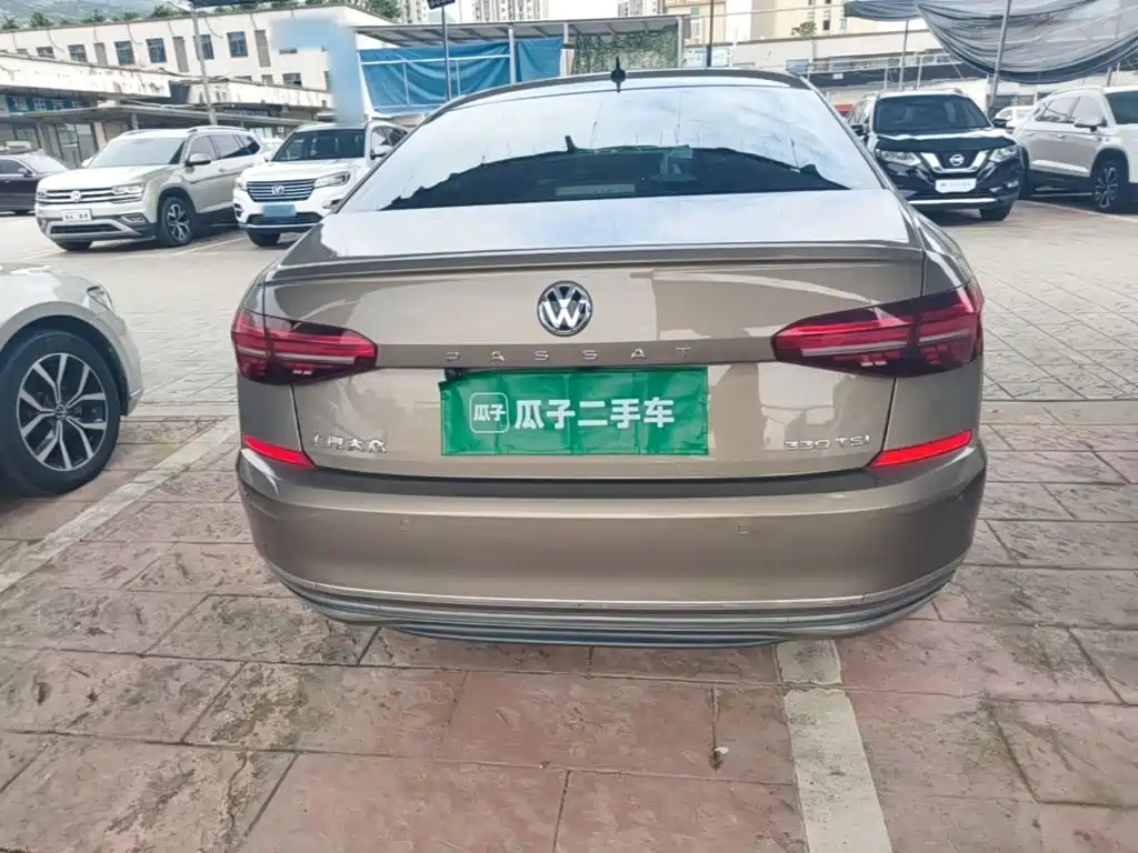 Volkswagen Passat — фото 6