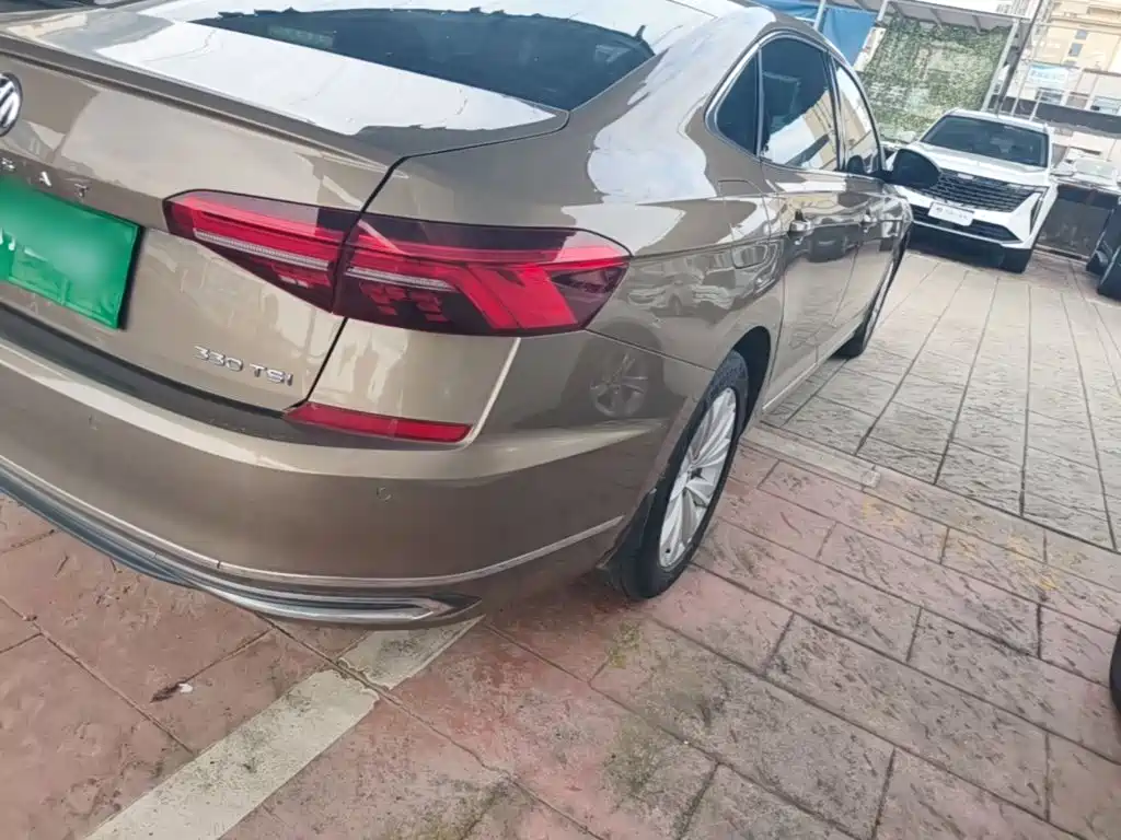 Volkswagen Passat — фото 8