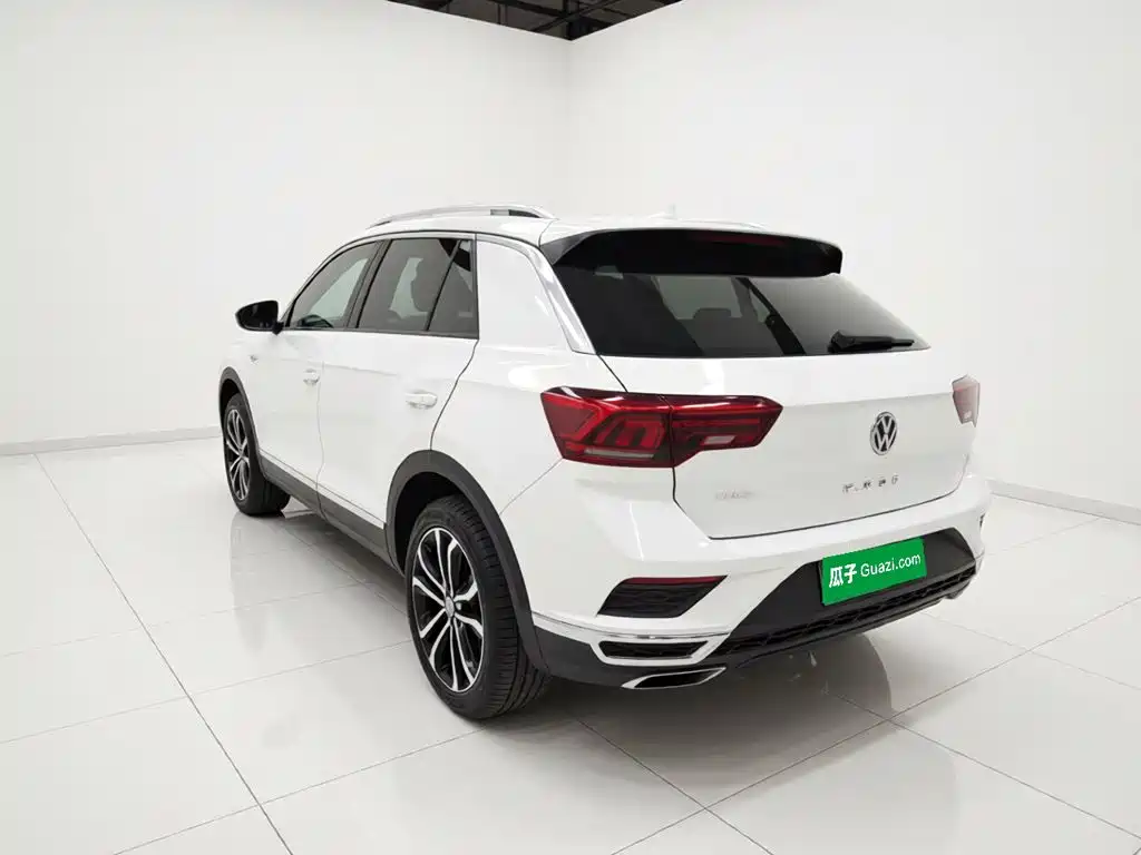 Volkswagen T-Roc — фото 25