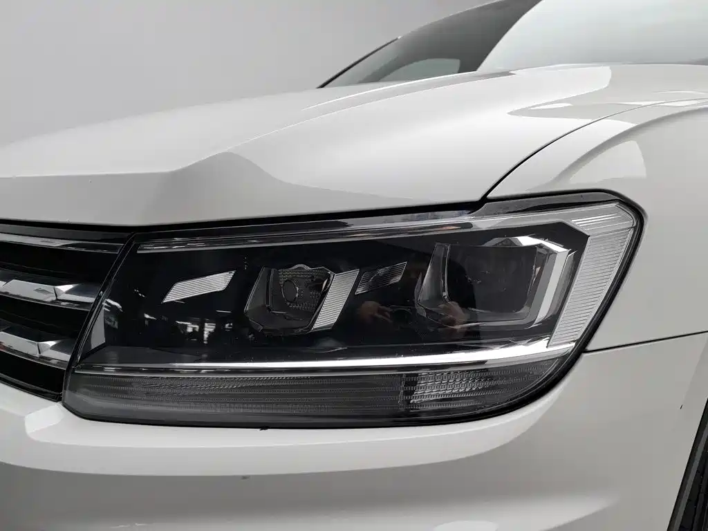 Volkswagen Tiguan L — фото 7