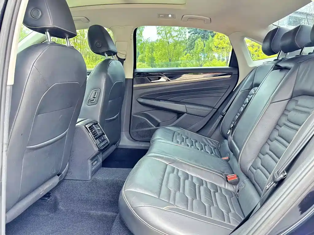 Volkswagen Passat — фото 5