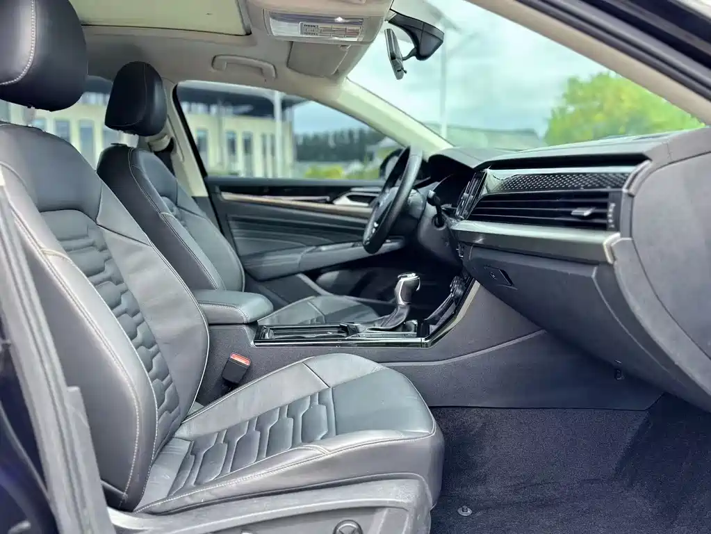 Volkswagen Passat — фото 6