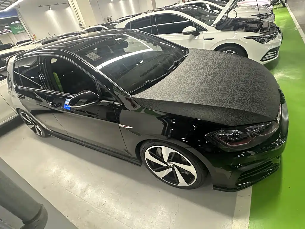 Volkswagen Golf GTI — фото 3